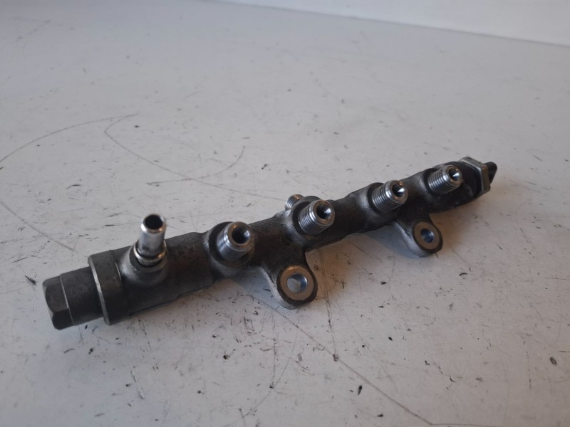 Recambio de rampa inyectora para peugeot 208 (p2) yh01 referencia OEM IAM 0445214361  