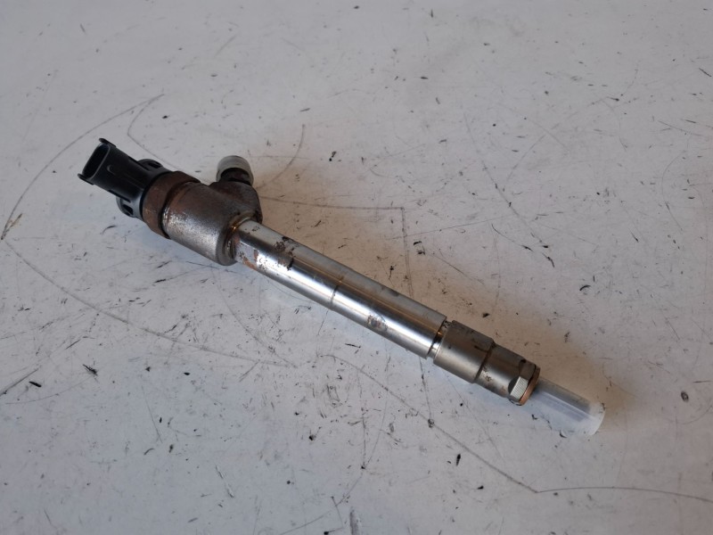 Recambio de inyector para peugeot 208 (p2) yh01 referencia OEM IAM 0445110955  