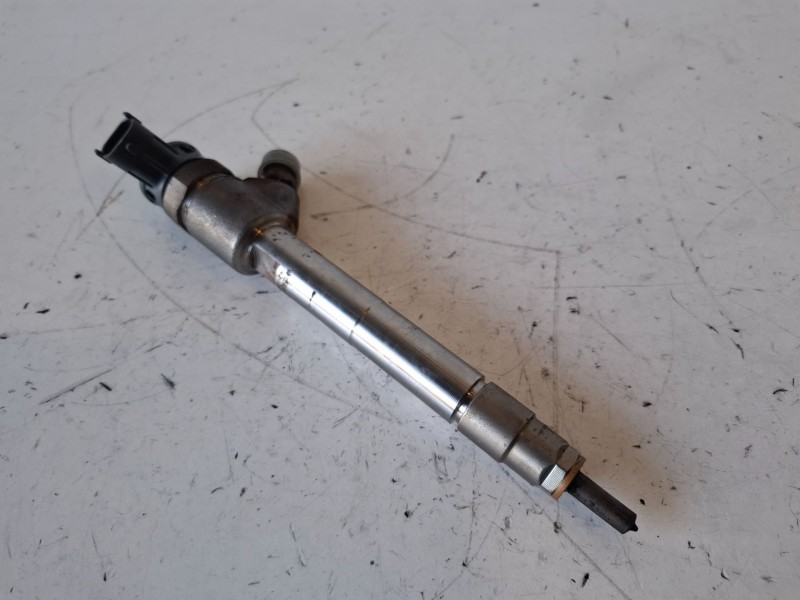 Recambio de inyector para peugeot 208 (p2) yh01 referencia OEM IAM 0445110955  