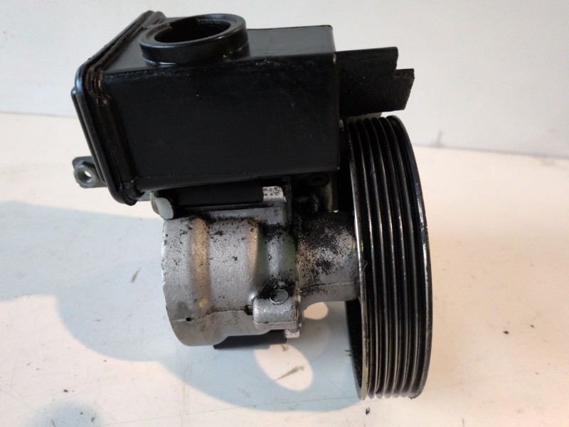 Recambio de bomba direccion para citroen xsara picasso 6fz referencia OEM IAM 26080331QF  