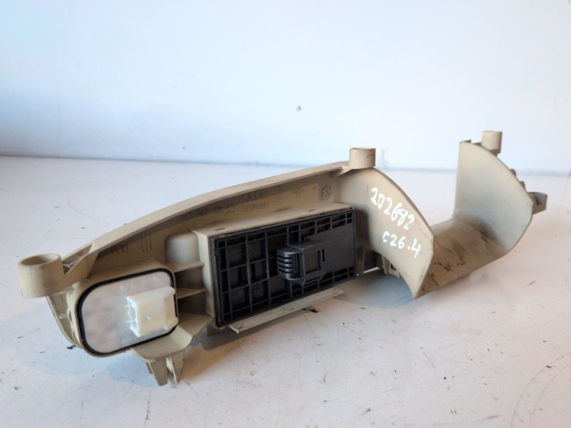 Recambio de mando elevalunas delantero izquierdo para audi a4 avant (8e) bkn referencia OEM IAM   