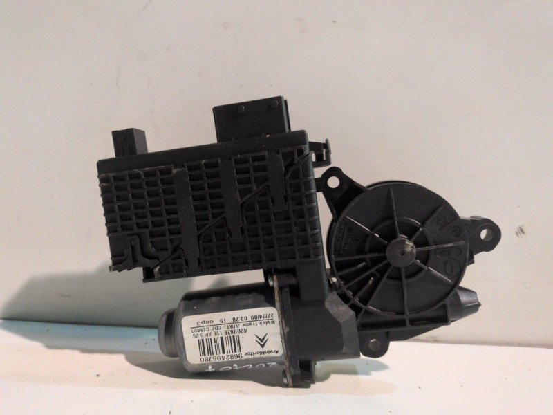 Recambio de motor elevalunas delantero derecho para citroen c4 picasso 9hz referencia OEM IAM 9682495780  