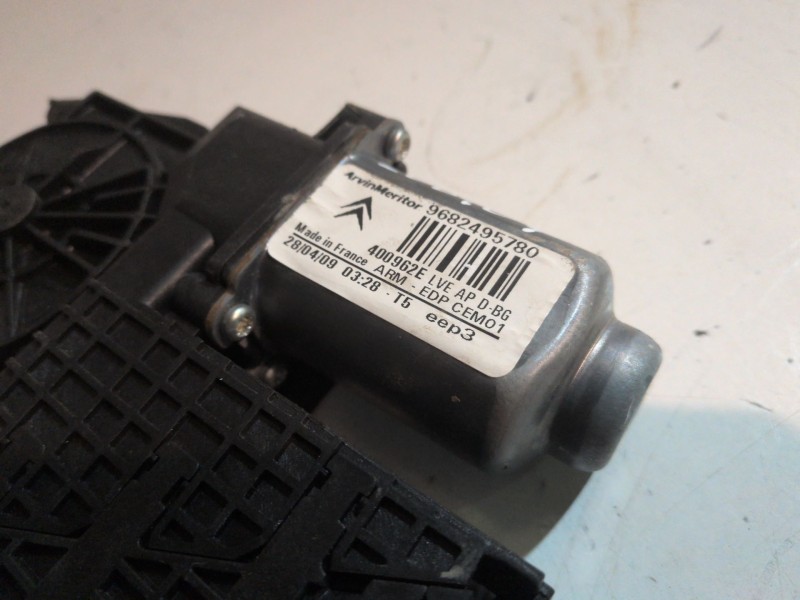 Recambio de motor elevalunas delantero derecho para citroen c4 picasso 9hz referencia OEM IAM 9682495780  
