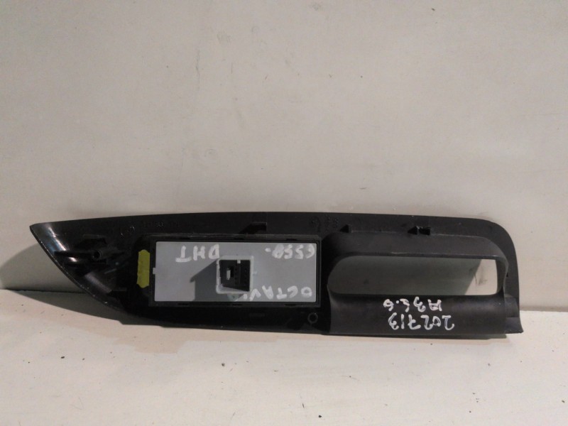 Recambio de mando elevalunas delantero izquierdo para skoda octavia berlina (1z3) bjb referencia OEM IAM   