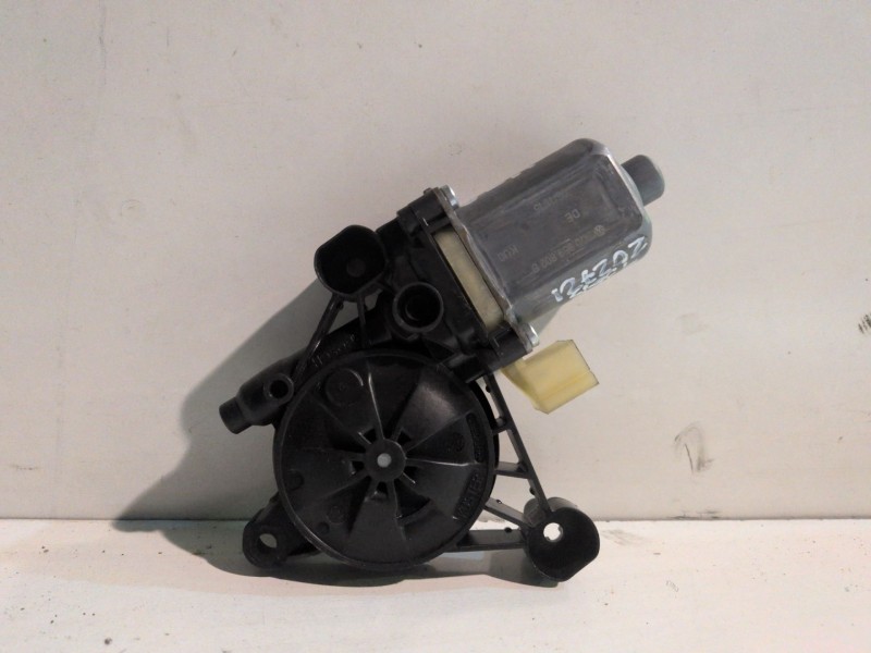 Recambio de motor elevalunas delantero derecho para seat leon st 5f8 cxxb referencia OEM IAM 5Q0959802B  