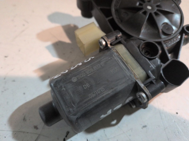 Recambio de motor elevalunas delantero derecho para seat leon st 5f8 cxxb referencia OEM IAM 5Q0959802B  