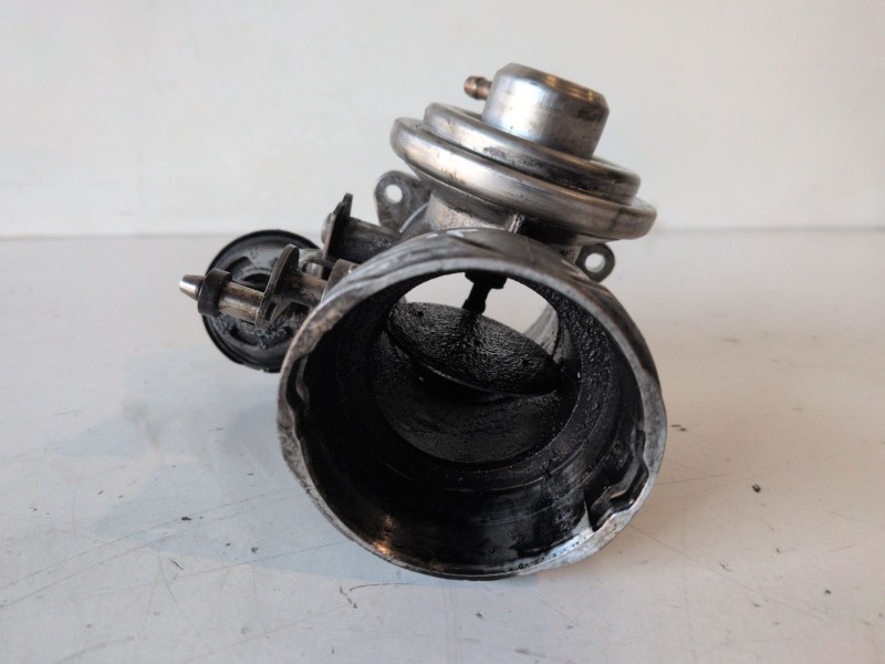 Recambio de valvula egr para skoda octavia berlina (1z3) bjb referencia OEM IAM 03G131501A  