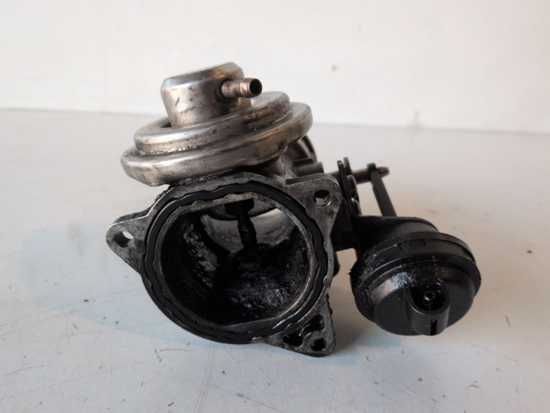 Recambio de valvula egr para skoda octavia berlina (1z3) bjb referencia OEM IAM 03G131501A  