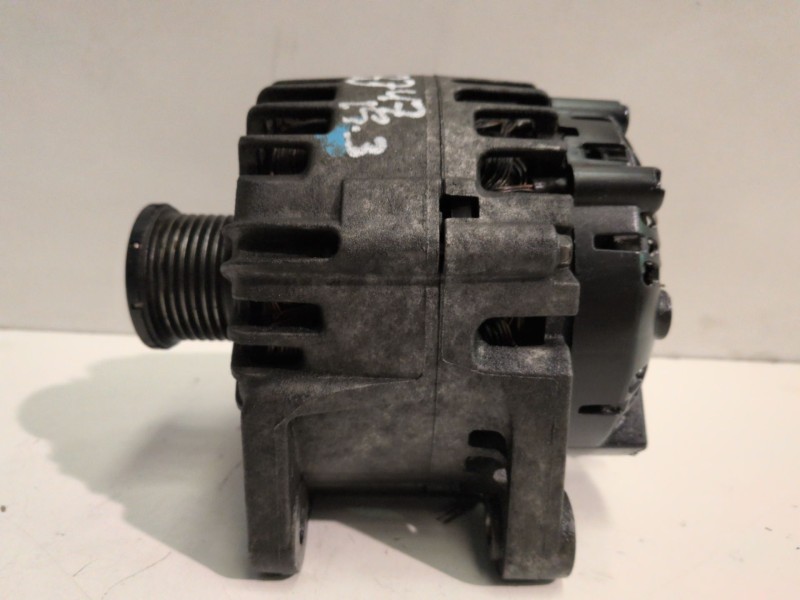 Recambio de alternador para renault trafic ii furgón m9r782 referencia OEM IAM 8200404459G  