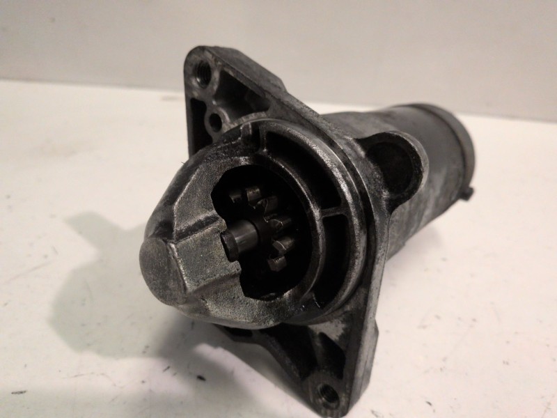Recambio de motor arranque para renault trafic ii furgón m9r782 referencia OEM IAM M001T80681  