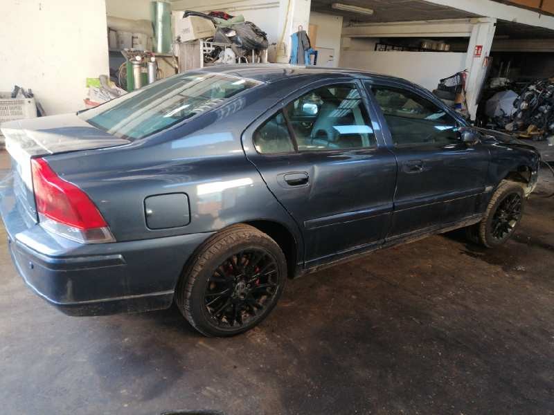 volvo s60 berlina del año 2005