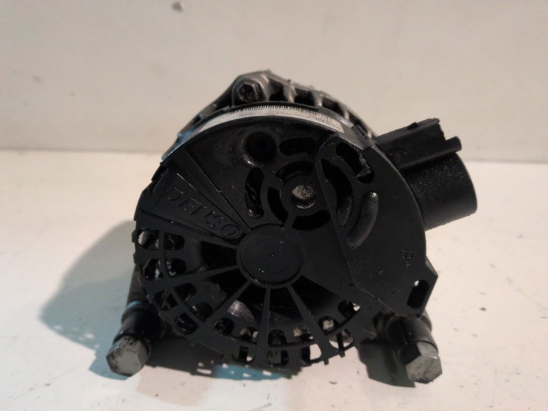 Recambio de alternador para citroen xsara berlina nfu referencia OEM IAM 9641398680  