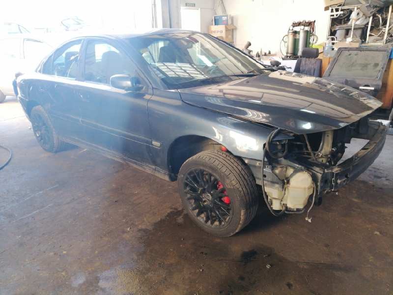 volvo s60 berlina del año 2005