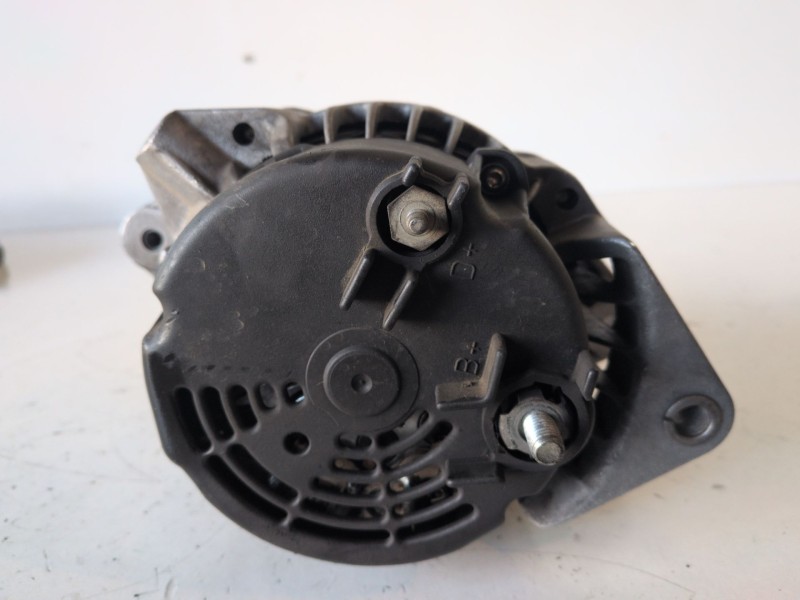 Recambio de alternador para opel vectra b berlina x20xev referencia OEM IAM 93181383  