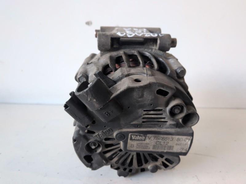 Recambio de alternador para peugeot 207 sw 8fs referencia OEM IAM V75765138001  