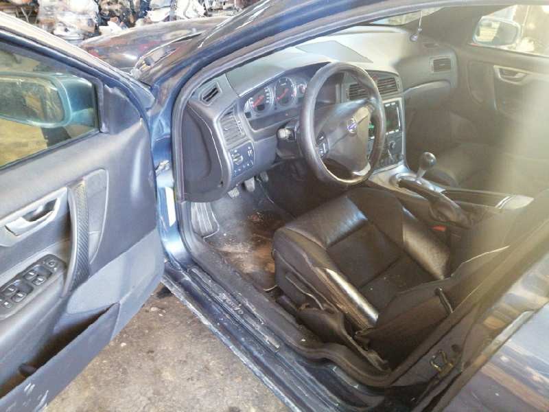 volvo s60 berlina del año 2005