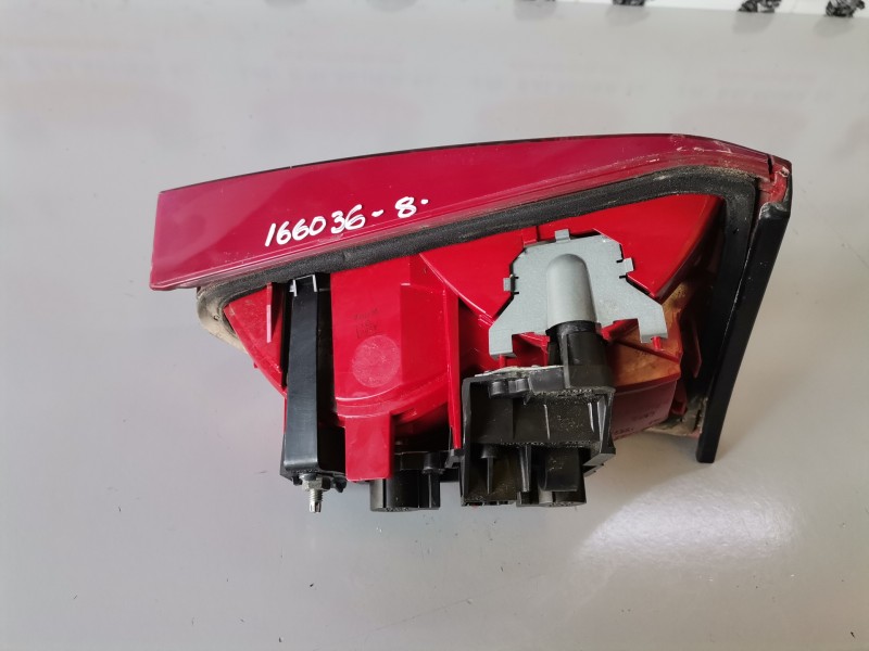 Recambio de piloto trasero derecho para audi a4 berlina (8k2) caga referencia OEM IAM 8K5945094  