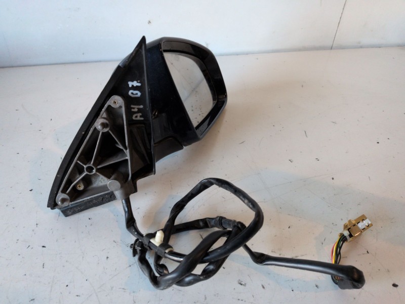 Recambio de retrovisor derecho para audi a4 avant (8e) bkn referencia OEM IAM   