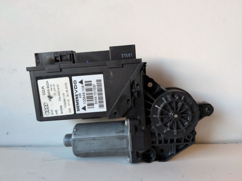 Recambio de motor elevalunas trasero derecho para audi a4 avant (8e) bkn referencia OEM IAM 5WK47011EBF  
