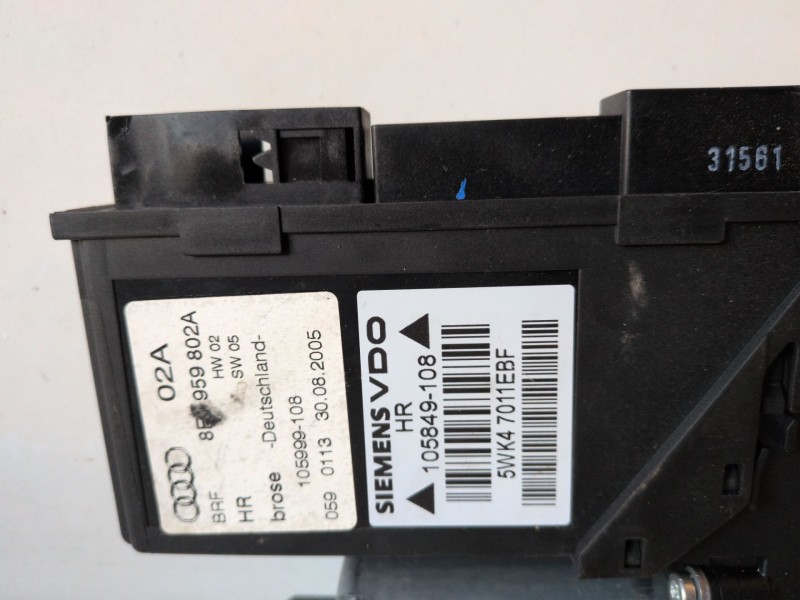 Recambio de motor elevalunas trasero derecho para audi a4 avant (8e) bkn referencia OEM IAM 5WK47011EBF  