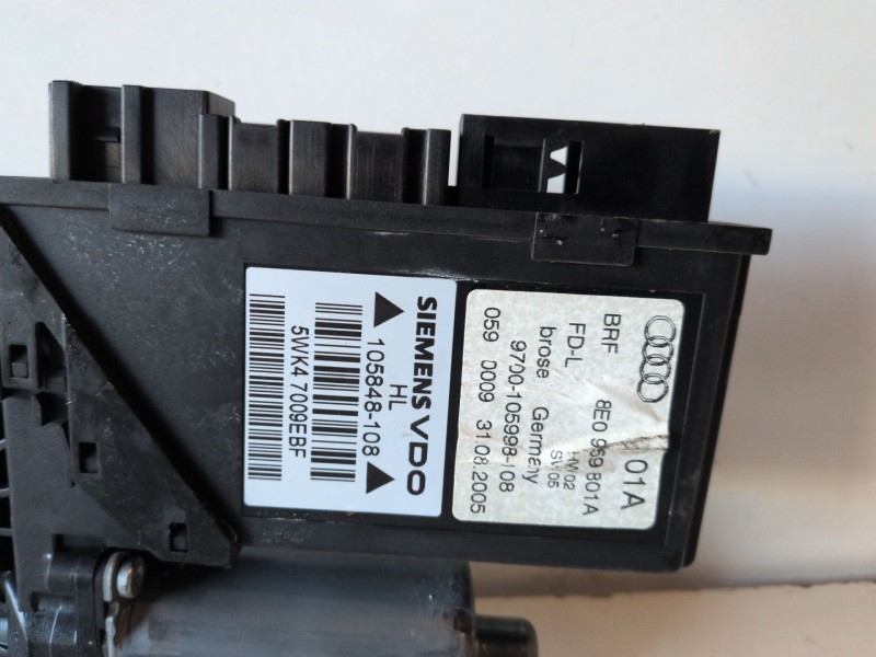 Recambio de motor elevalunas trasero izquierdo para audi a4 avant (8e) bkn referencia OEM IAM 5WK47009EBF  