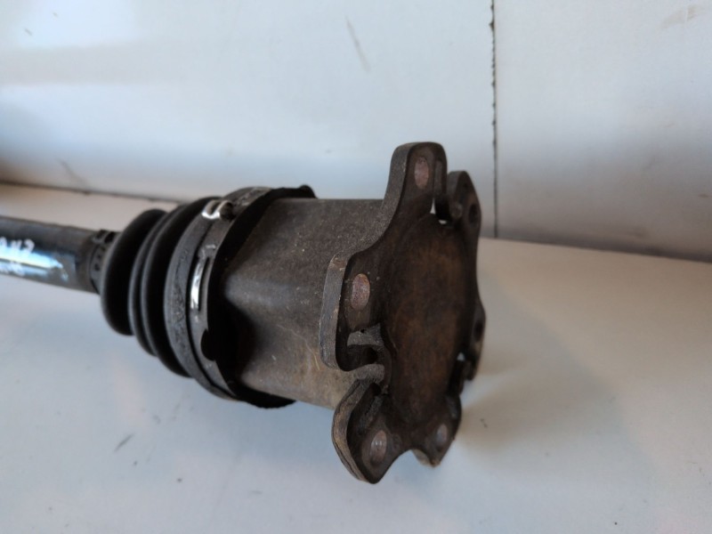 Recambio de transmision delantera derecha para audi a4 avant (8e) bkn referencia OEM IAM 8E0407272AT  
