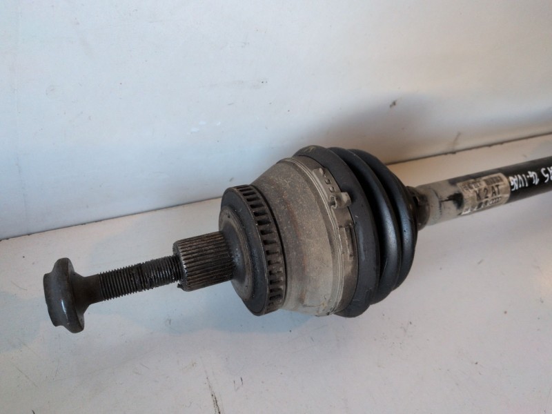 Recambio de transmision delantera derecha para audi a4 avant (8e) bkn referencia OEM IAM 8E0407272AT  