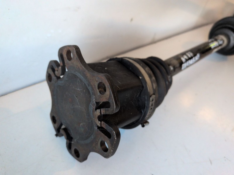 Recambio de transmision delantera izquierda para audi a4 avant (8e) bkn referencia OEM IAM 8E0407271AT  