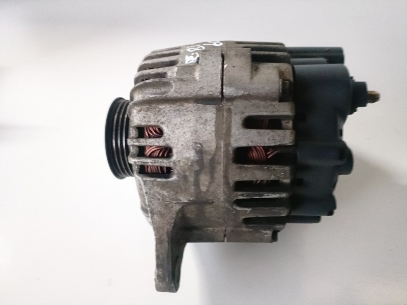 Recambio de alternador para hyundai santa fe (sm) g4js referencia OEM IAM A0002655009  
