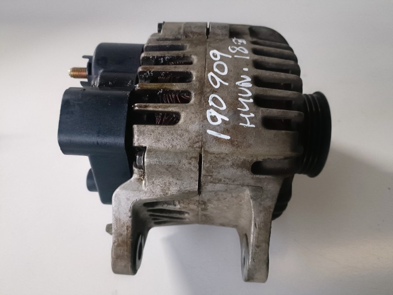 Recambio de alternador para hyundai santa fe (sm) g4js referencia OEM IAM A0002655009  