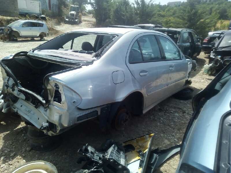 mercedes-benz clase e (bm 211) berlina del año 2005