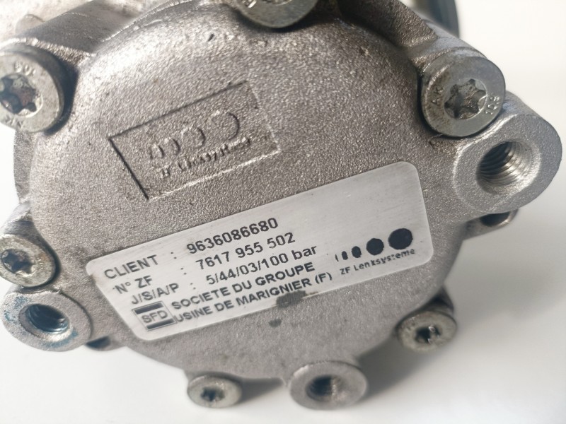 Recambio de bomba direccion para citroen c5 berlina 4hx referencia OEM IAM 9636086680/7617955502  