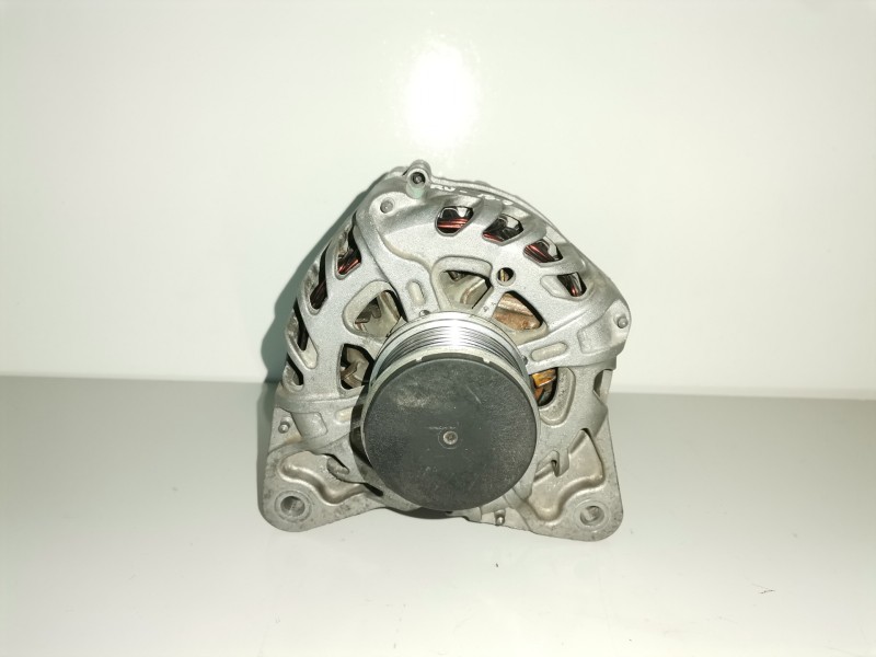 Recambio de alternador para renault clio iv k9k628 referencia OEM IAM 231008918R  