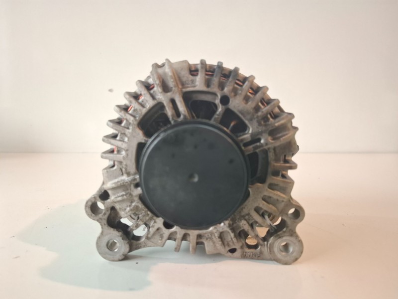 Recambio de alternador para seat leon (1p1) blr referencia OEM IAM 06F903023C  