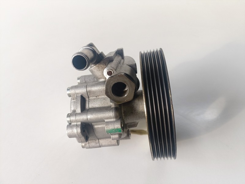 Recambio de bomba direccion para citroen c5 berlina 4hx referencia OEM IAM 9636086680/7617955502  