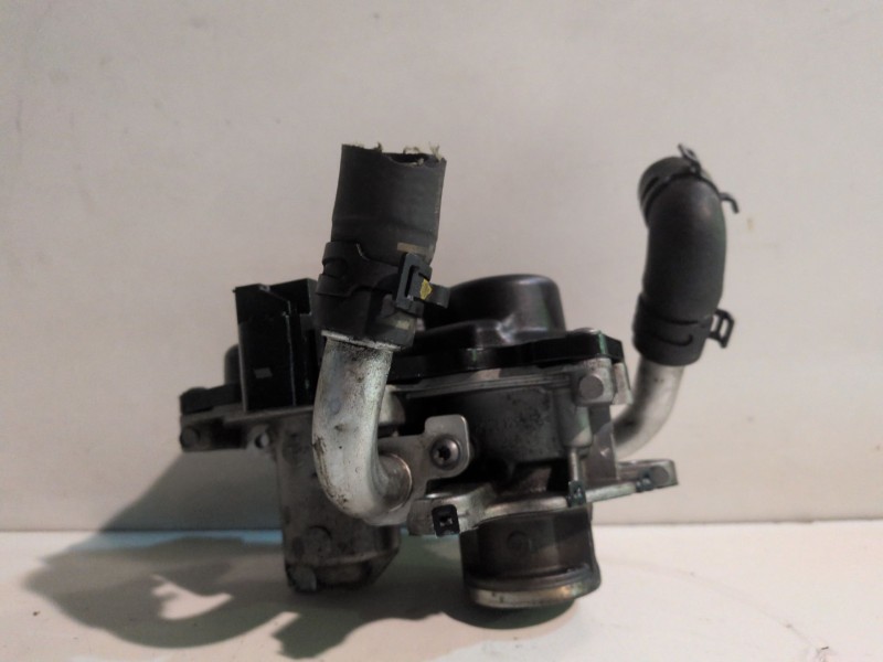 Recambio de valvula egr para seat leon st 5f8 cxxb referencia OEM IAM 04L253016H  