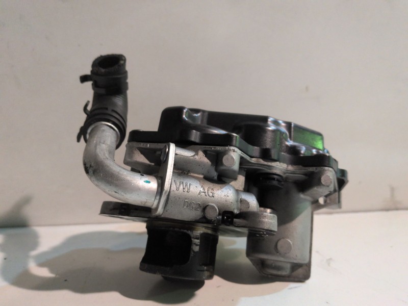 Recambio de valvula egr para seat leon st 5f8 cxxb referencia OEM IAM 04L253016H  