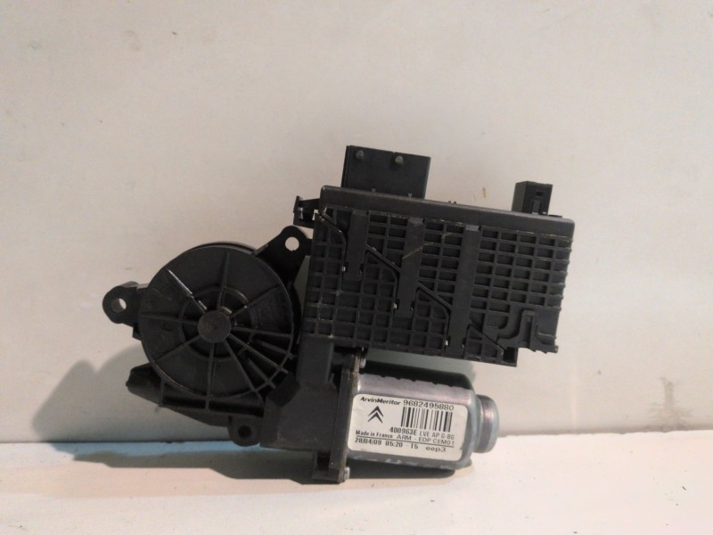 Recambio de motor elevalunas delantero izquierdo para citroen c4 picasso 9hz referencia OEM IAM 9682495880  