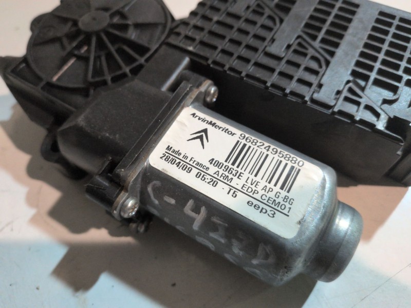 Recambio de motor elevalunas delantero izquierdo para citroen c4 picasso 9hz referencia OEM IAM 9682495880  