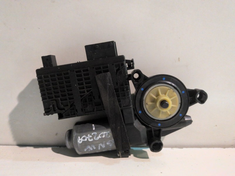 Recambio de motor elevalunas delantero izquierdo para citroen c4 picasso 9hz referencia OEM IAM 9682495880  