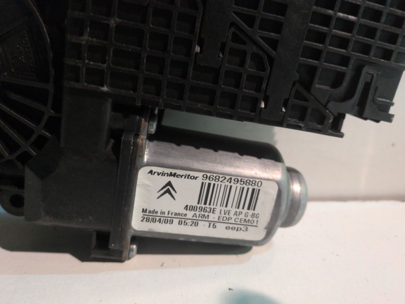 Recambio de motor elevalunas delantero izquierdo para citroen c4 picasso 9hz referencia OEM IAM 9682495880  