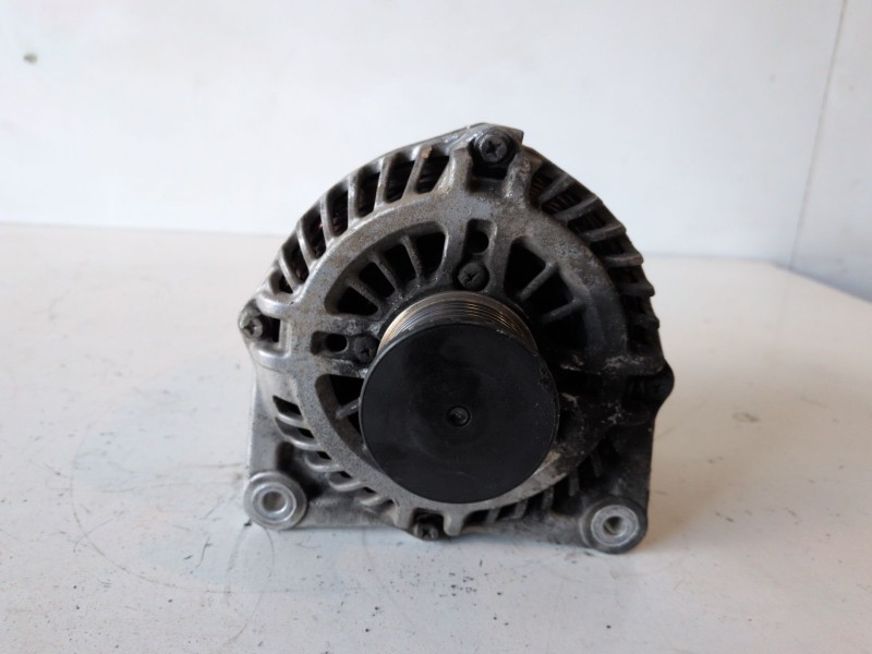 Recambio de alternador para nissan qashqai (j10) r9m405 referencia OEM IAM 23100JD71B  