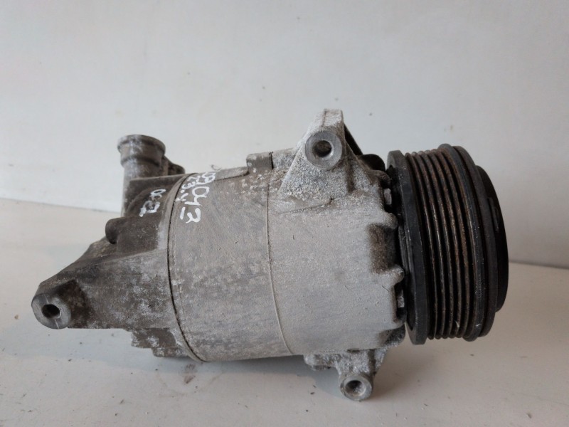 Recambio de compresor aire acondicionado para opel zafira b z19dt referencia OEM IAM 131124752  
