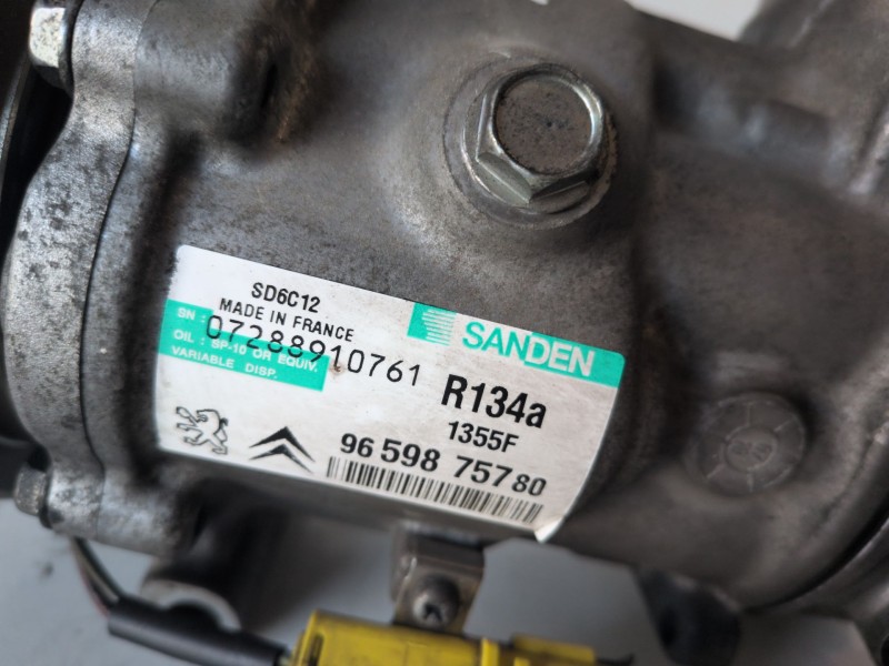 Recambio de compresor aire acondicionado para peugeot 207 sw 8fs referencia OEM IAM 9659875780  