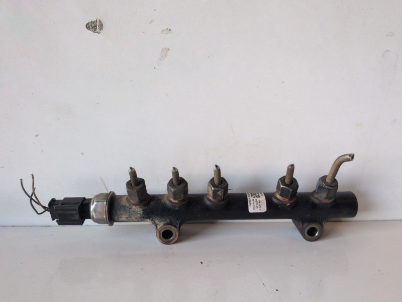 Recambio de rampa inyectora para peugeot partner furgón 9h06 referencia OEM IAM 9685297580  
