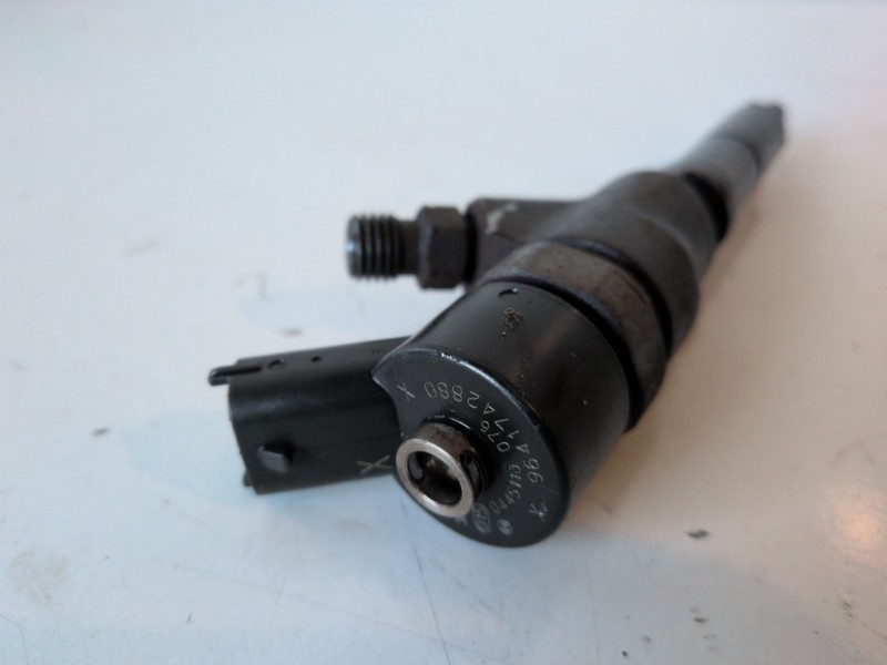 Recambio de inyector para citroen jumpy rhx referencia OEM IAM 0445110076  