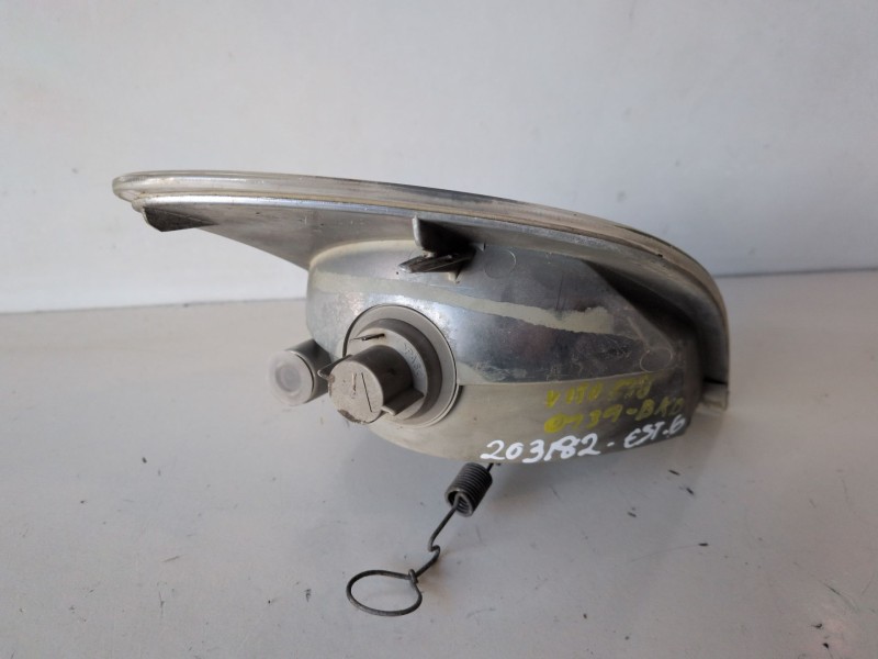 Recambio de piloto delantero derecho para mercedes-benz vito kombi (638) 611980 referencia OEM IAM   