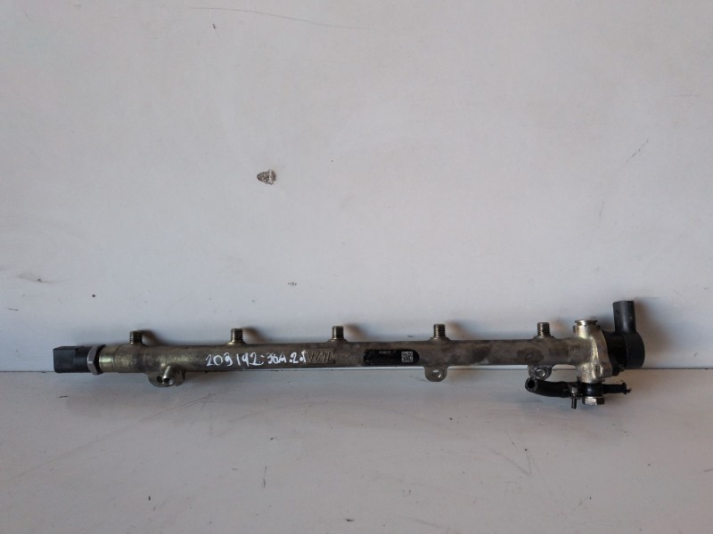 Recambio de rampa inyectora para chrysler jeep gr.cherokee (wj/wg) 665921 referencia OEM IAM 0445215021  
