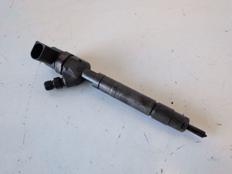 Recambio de inyector para chrysler jeep gr.cherokee (wj/wg) 665921 referencia OEM IAM 0445110204  
