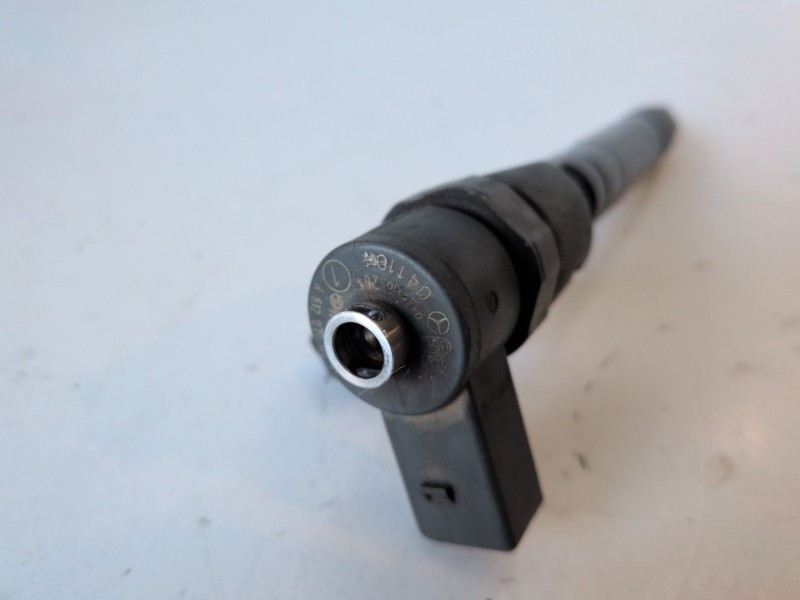 Recambio de inyector para chrysler jeep gr.cherokee (wj/wg) 665921 referencia OEM IAM 0445110204  